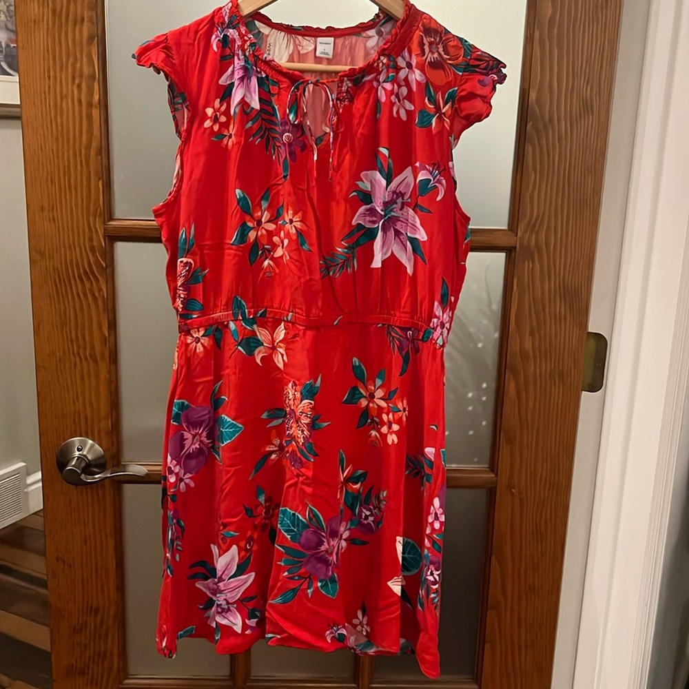 Old navy dress red with flowers size Large